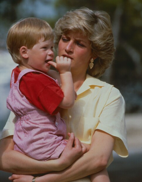 ALDRI GLEMT: For prins Harry har det vært viktig å hedre mor i livets store begivenheter. Prinsesse Diana gikk bort i 1997. Foto: NTB Scanpix ALDRI GLEMT: For prins Harry har det vært viktig å hedre mor i livets store begivenheter. Prinsesse Diana gikk bort i 1997. Foto: NTB Scanpix